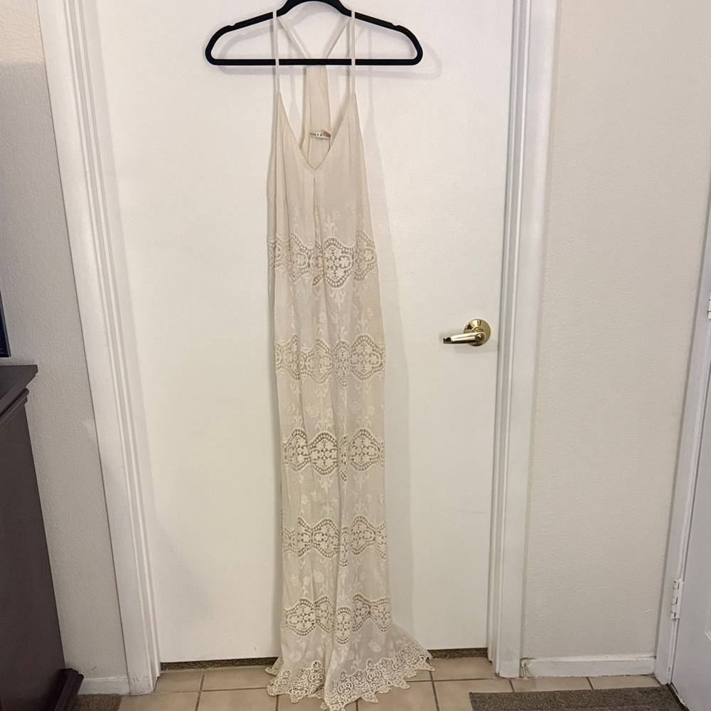 Alice + Olivia Cream Lace Gown